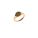 Signet RIng Sener Besim Gold Close Up