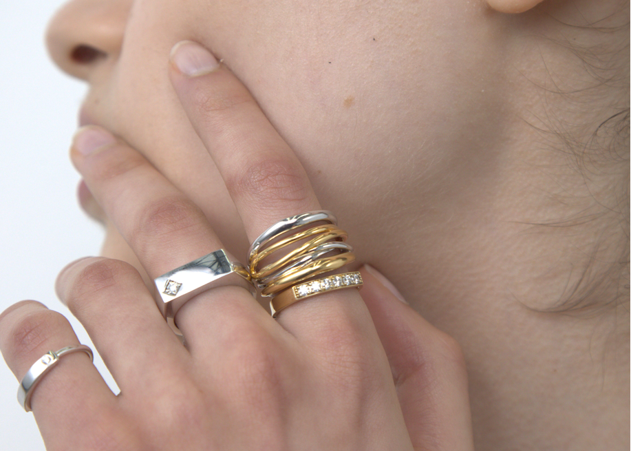 sener besim chunky multicoloured ring on model