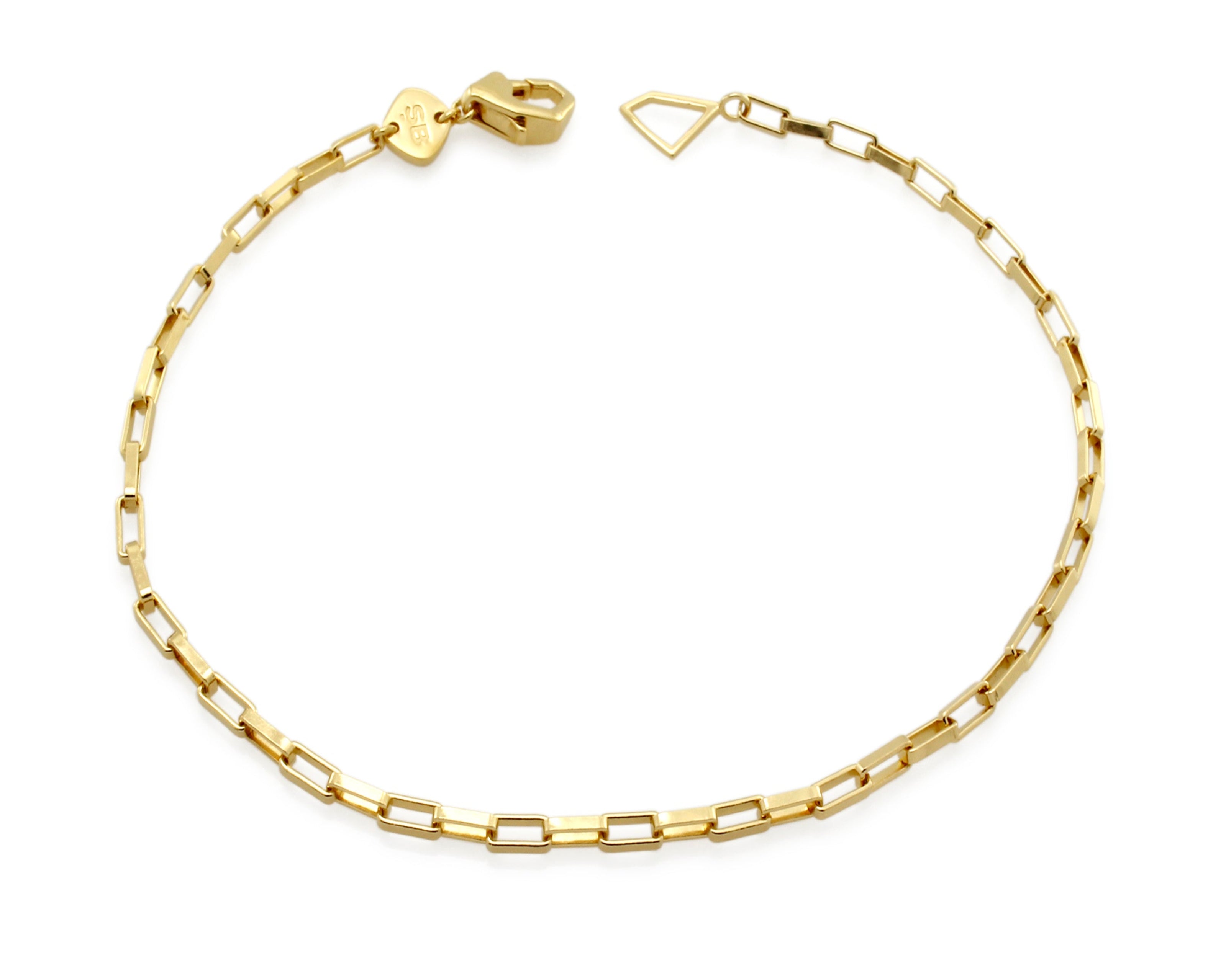 Şener Besim Box Bracelet in gold vermeil on a white background