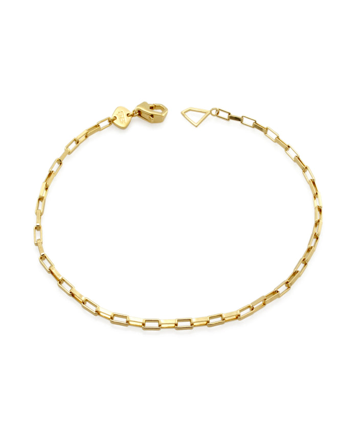 Şener Besim Box Bracelet in gold vermeil on a white background
