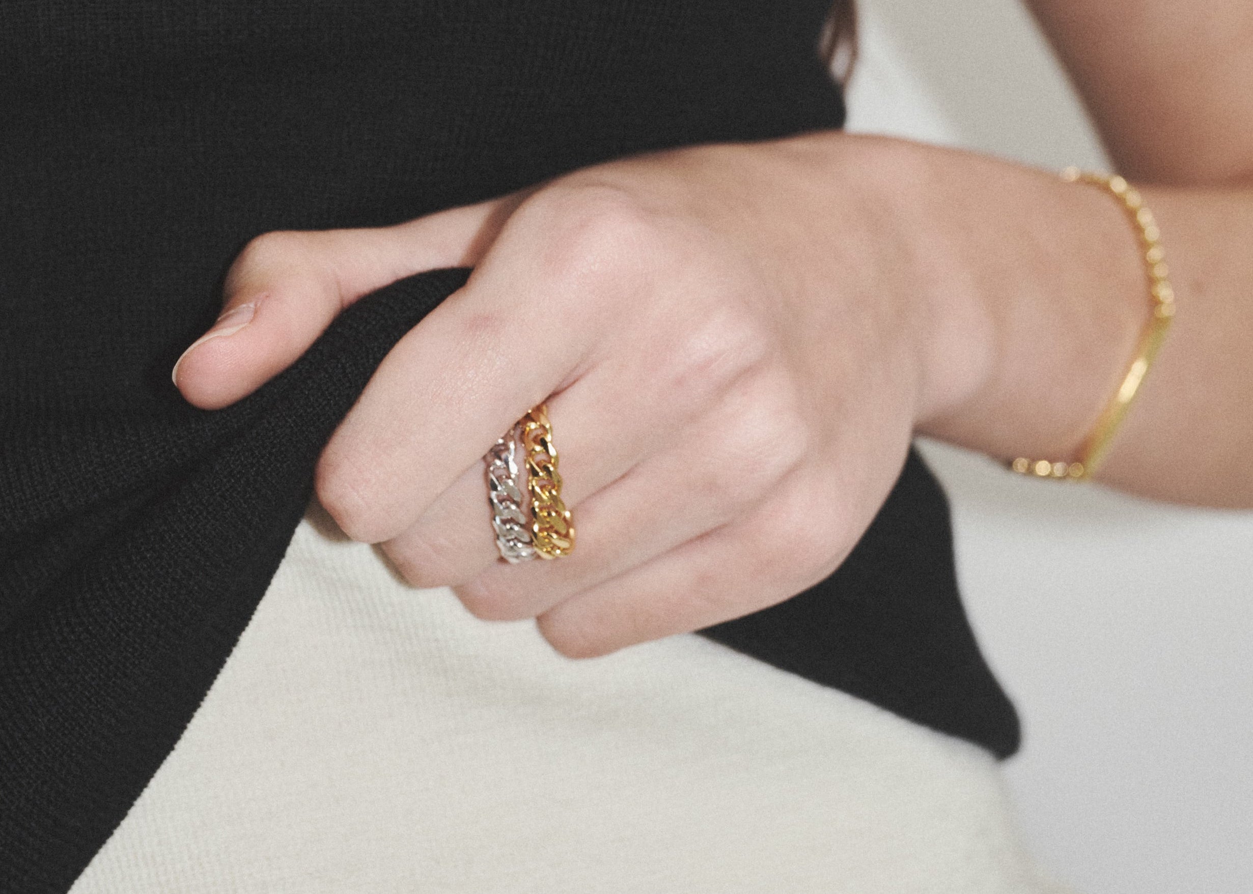 Şener Besim Cuban Chain Ring in gold styled on model hand