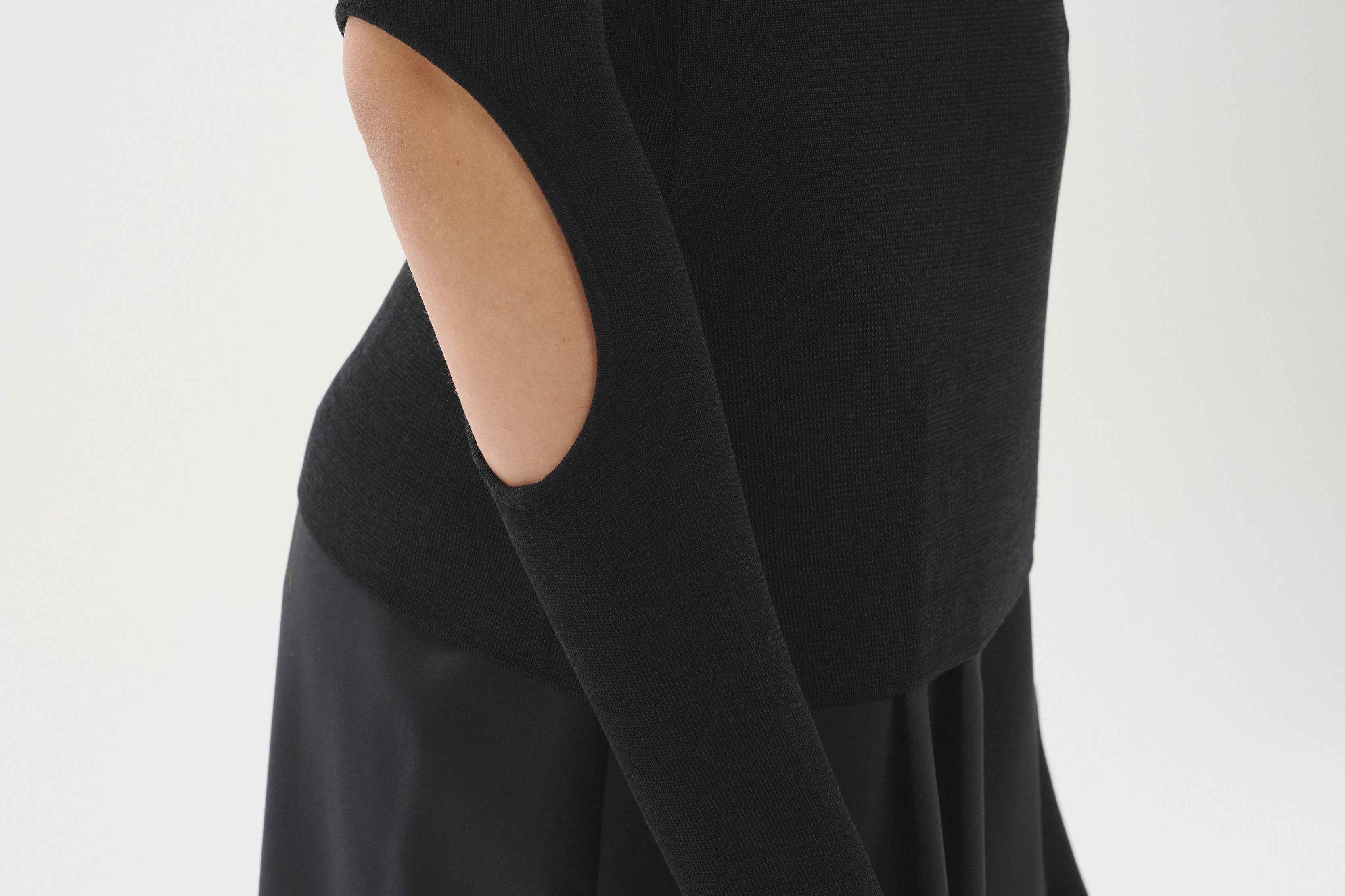 Elbow Cut Out Top