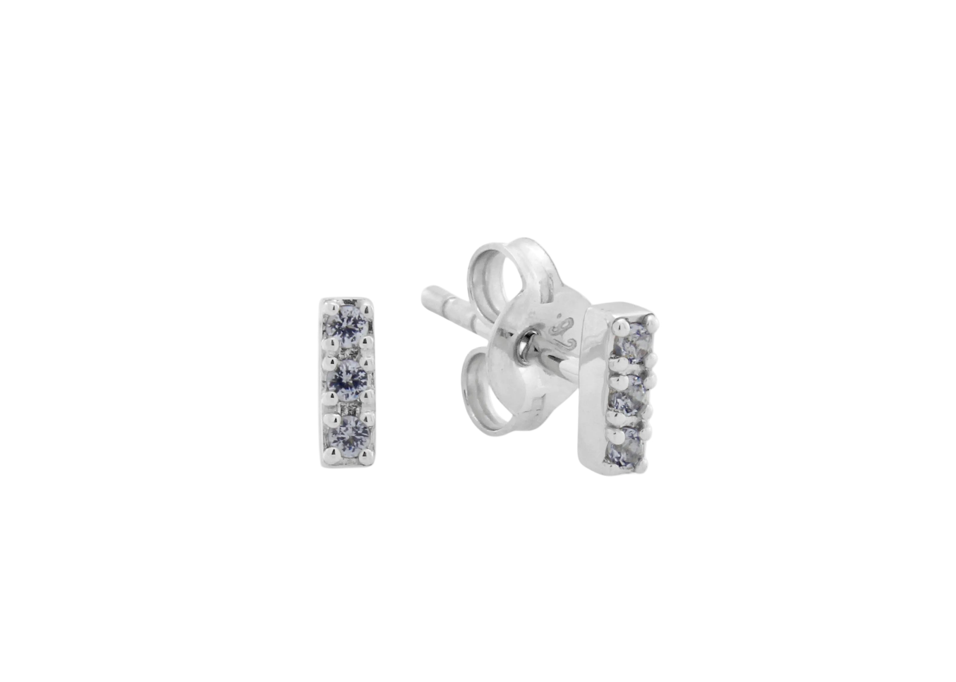 Şener Besim Gem Bar Stud earrings in blue sapphire and silver rhodium — front view
