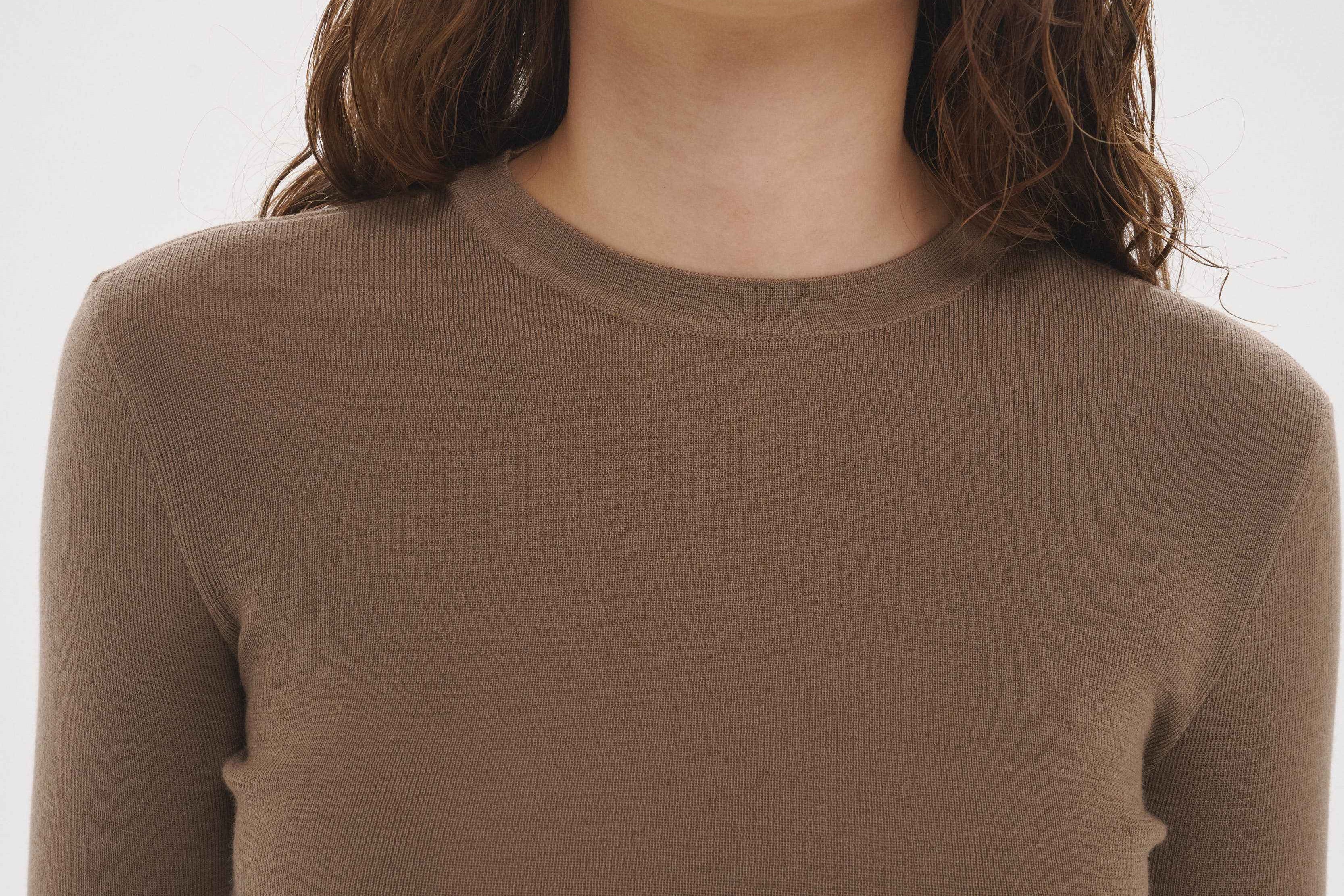 Merino Thumbhole Crewneck Putty