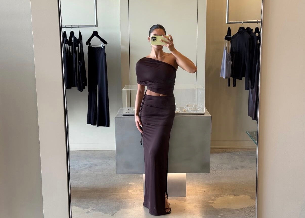 Burgundy floor length off shoulder dress — Şener Besim boutique