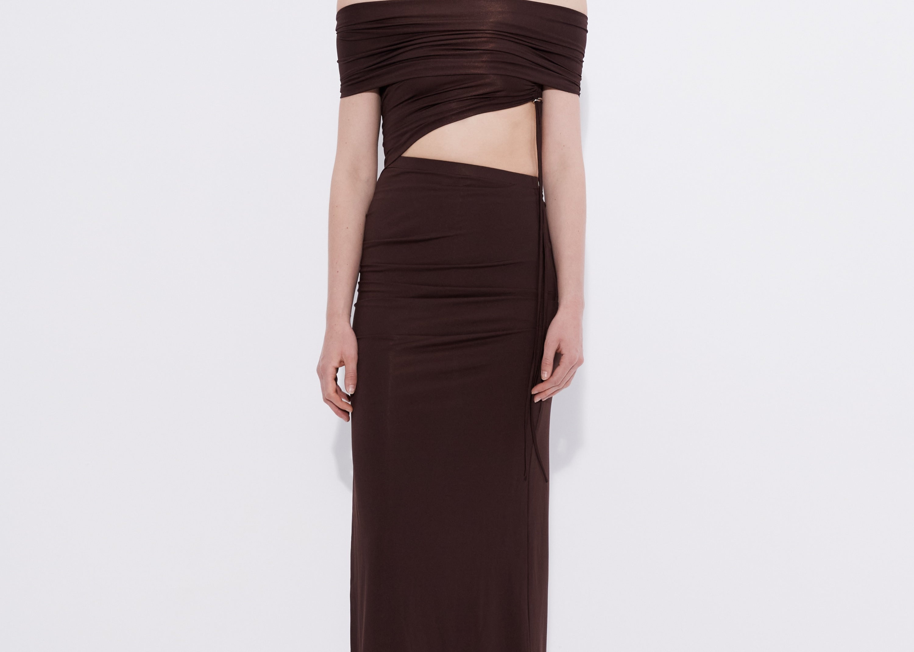 Off shoulder maxi dress in burgundy — Şener Besim