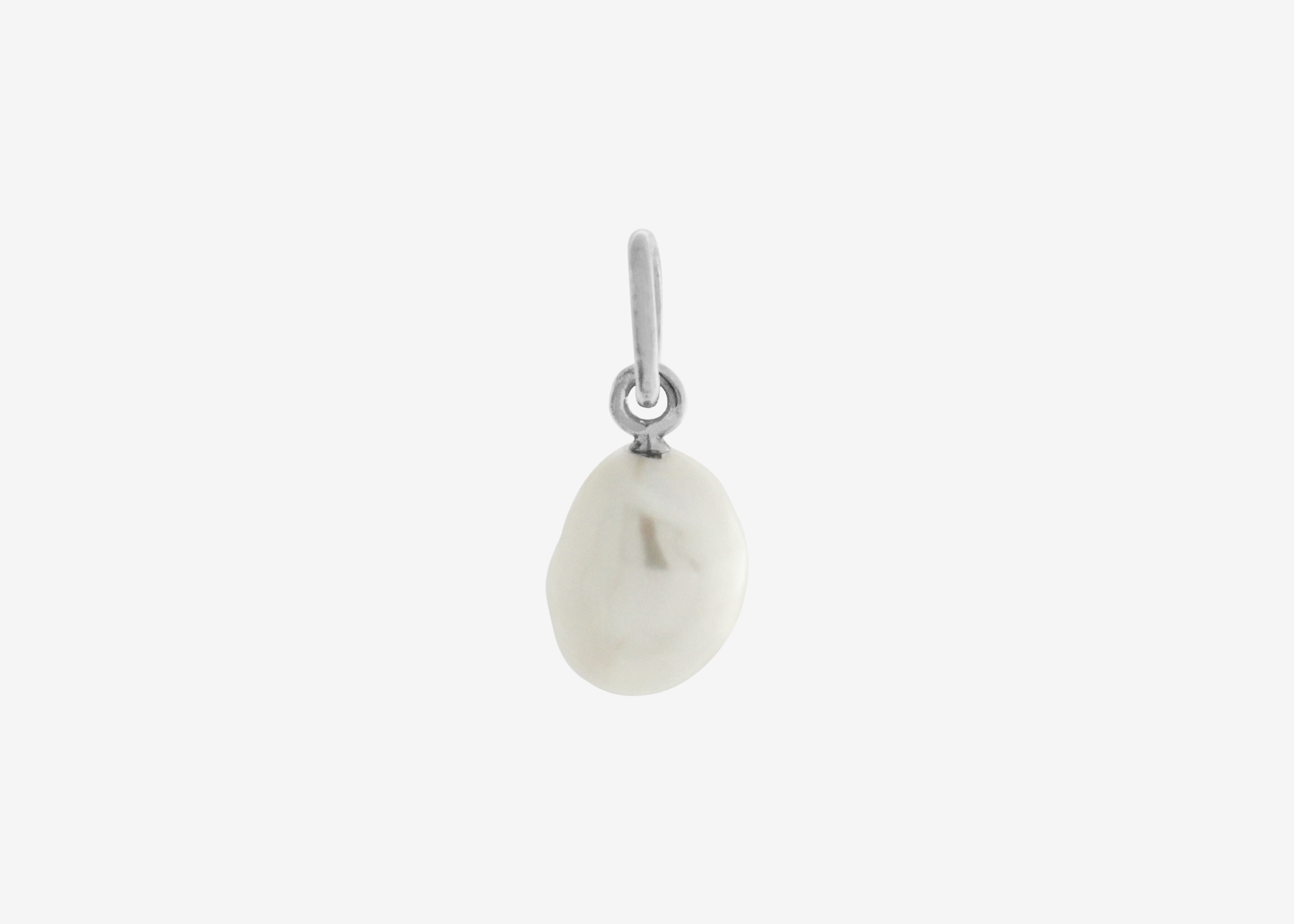 Şener Besim Pearl Charm with genuine freshwater pearl in rhodium plating — Buildable Collection