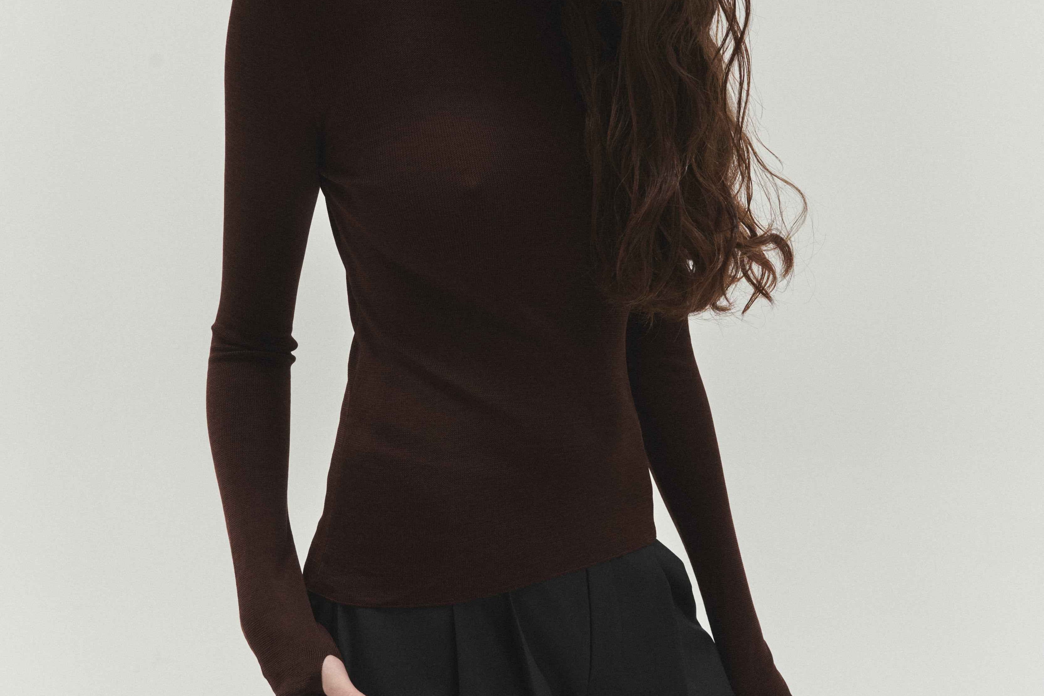 Thumbhole Crewneck Chocolate