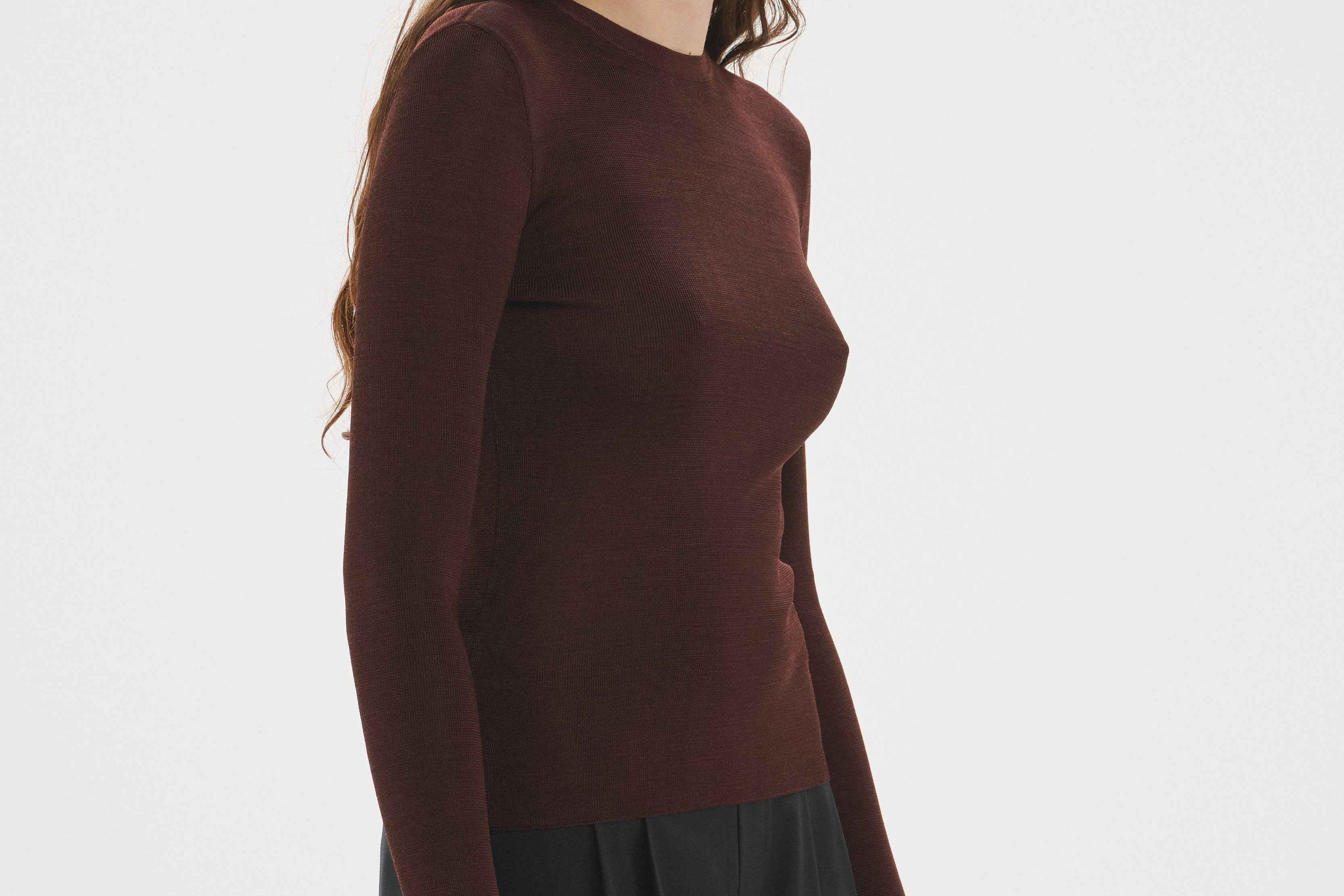 Thumbhole Crewneck Chocolate