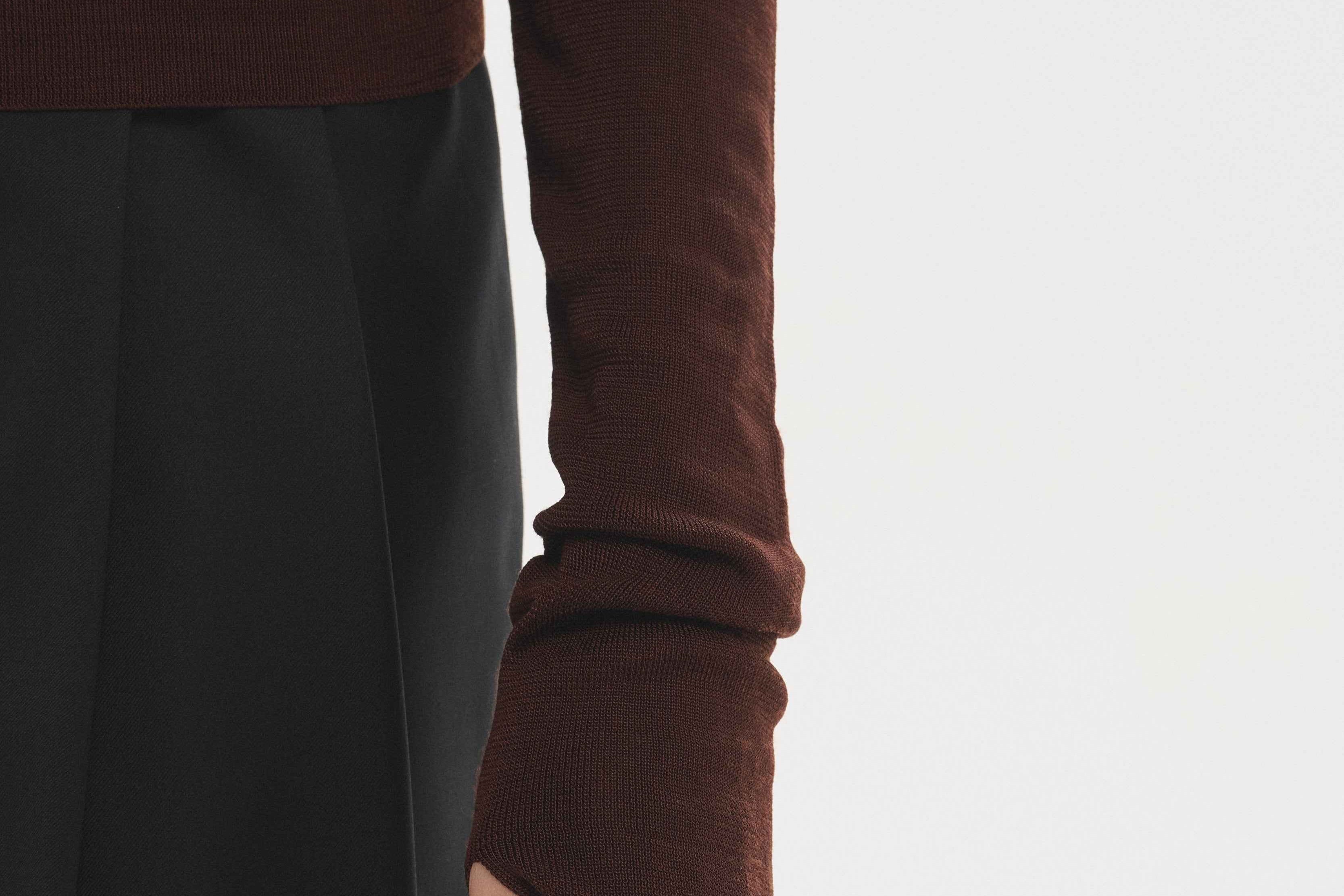 Thumbhole Turtleneck Chocolate