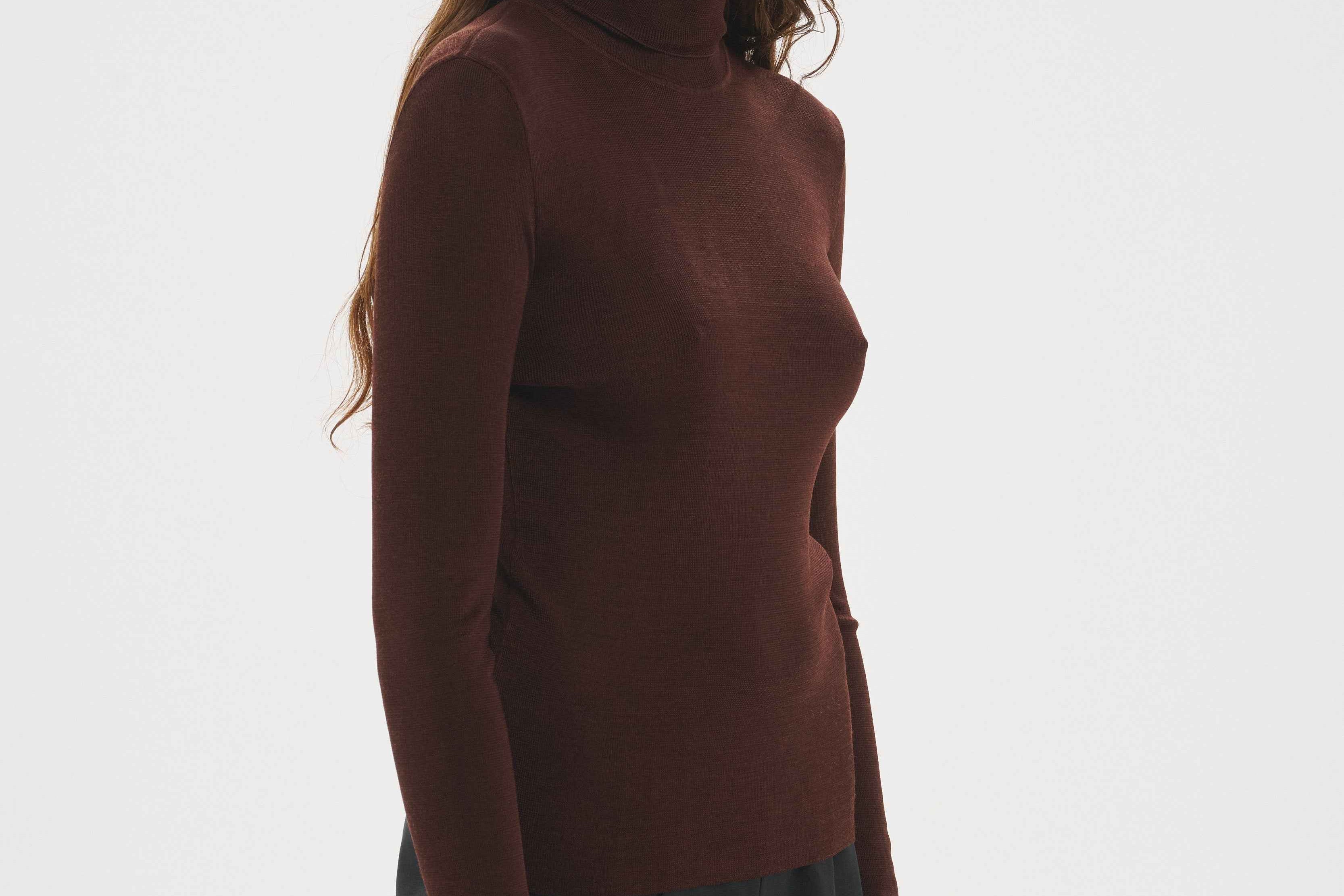 Thumbhole Turtleneck Chocolate