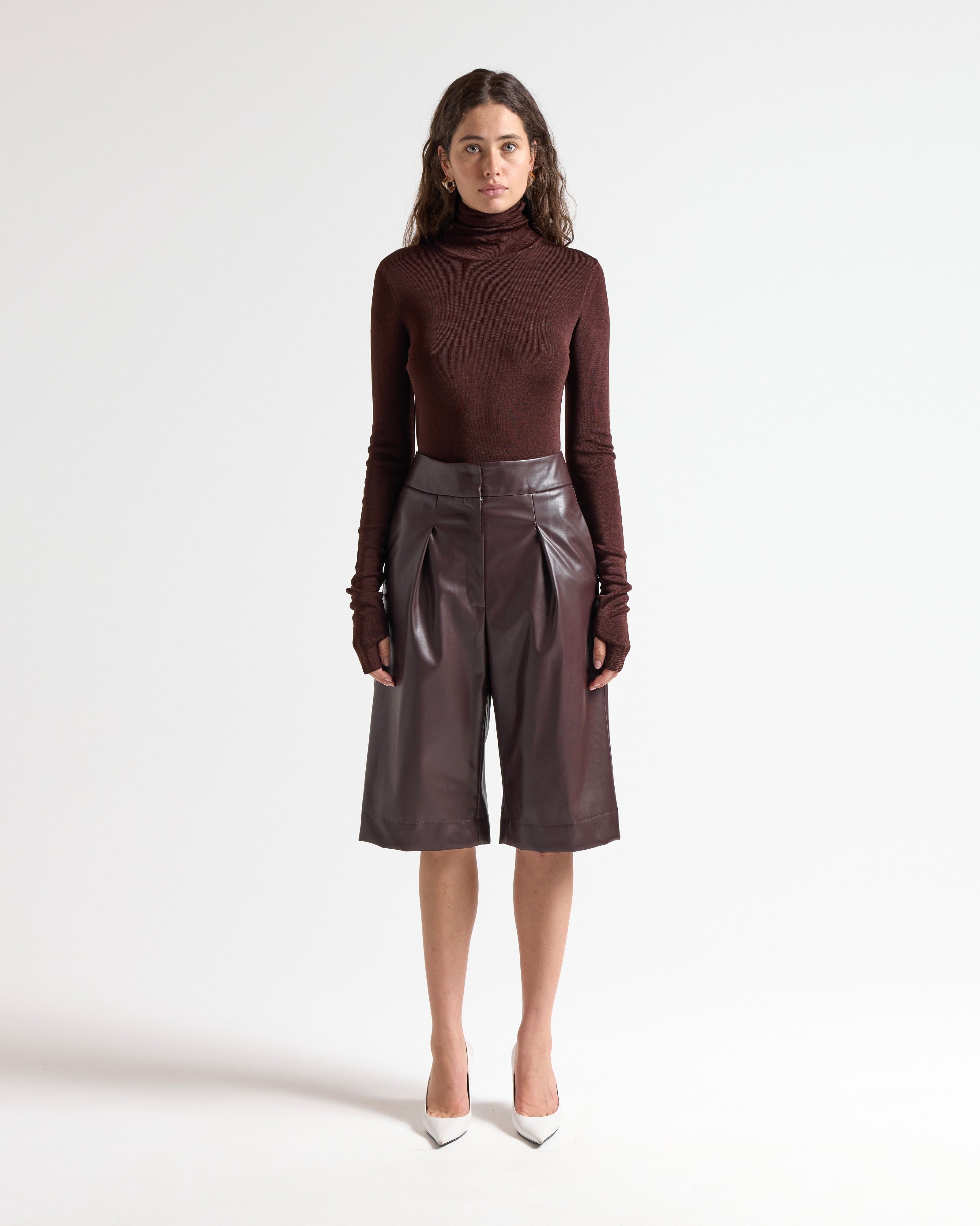 Vegan Leather Shorts Merlot – Sener Besim