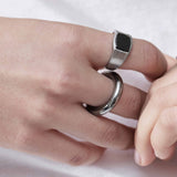 sener-besim-chunky-onynx-ring-signet-rings