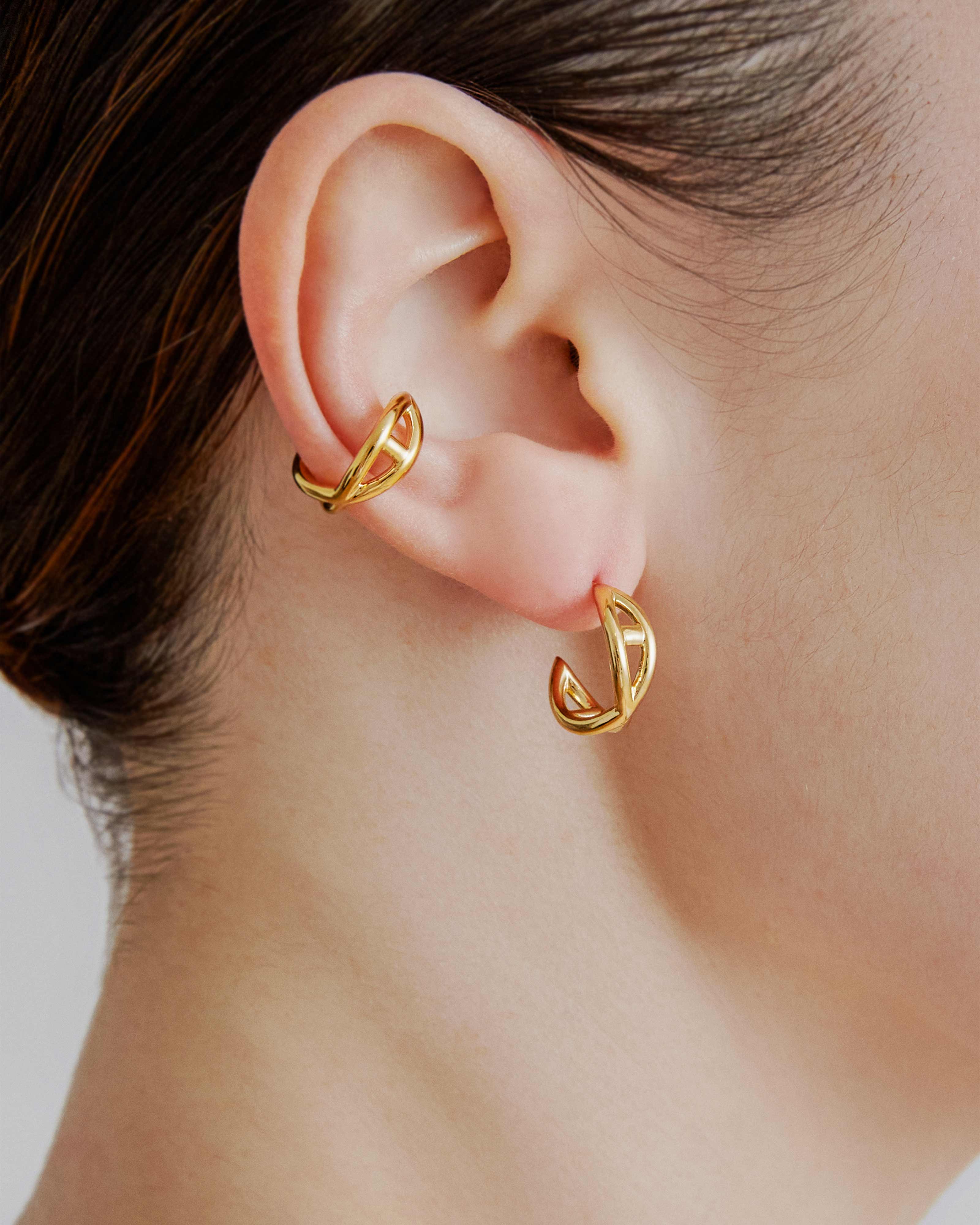 sener-besim-helix-ear-cuff-gold-earrings