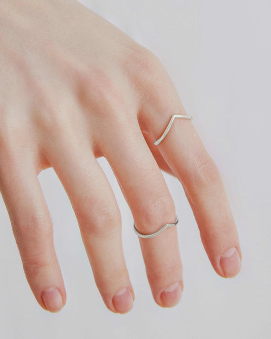      sener-besim-inverted-v-ring-silver