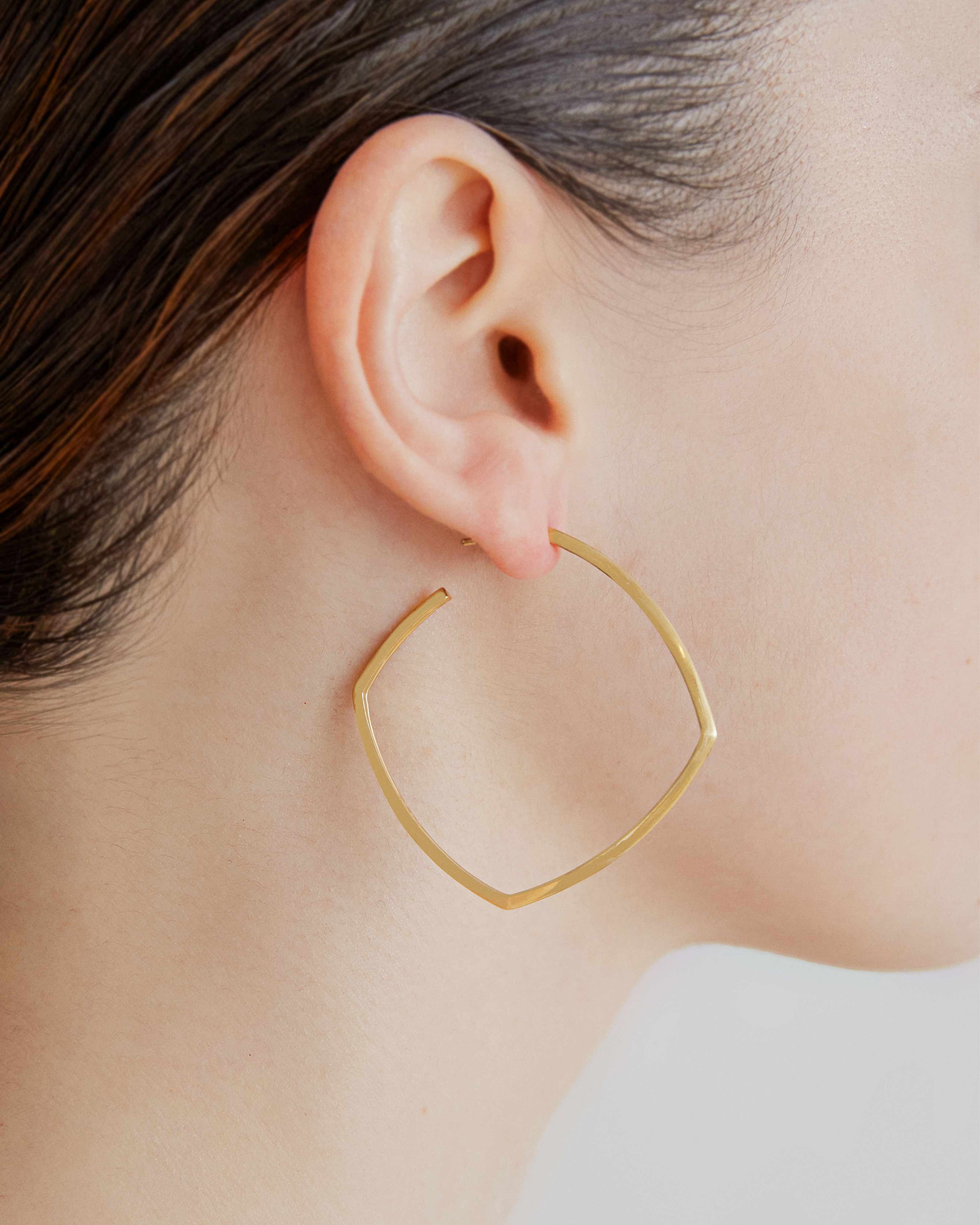 sener-besim-largel-accent-hoop-earrings-gold