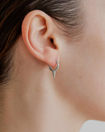 sener-besim-medium-single-point-huggie-silver-earrings