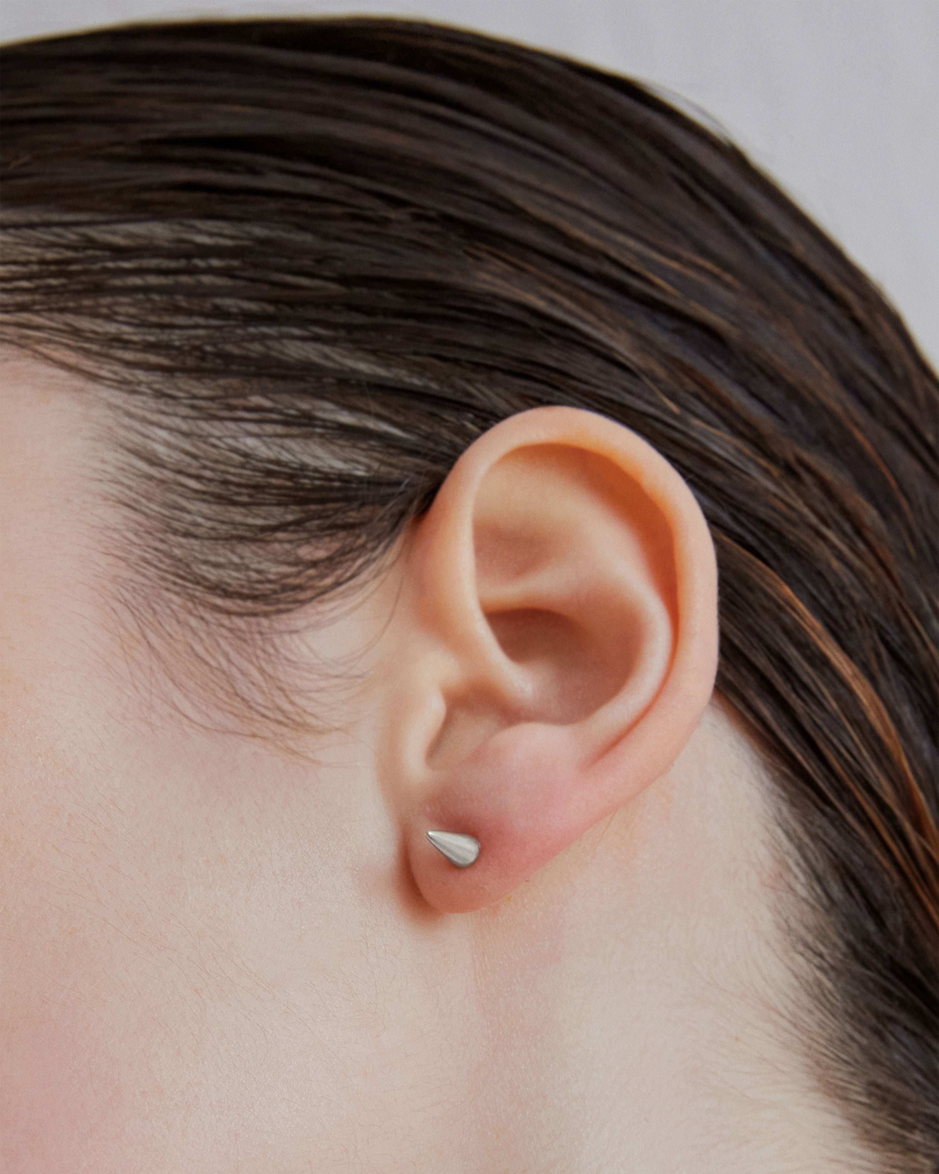sener-besim-single-point-stud-silver-earrings